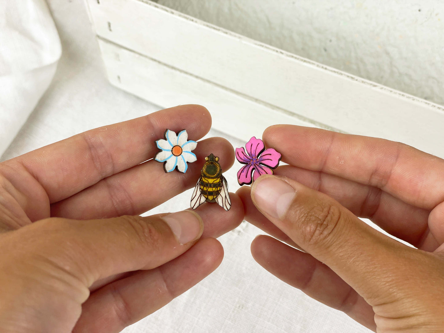 Tris di Pin: Ape e Fiori