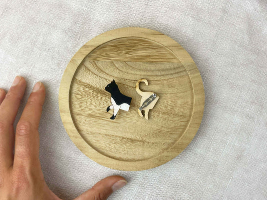 Paired Brooches: Splitted Cat