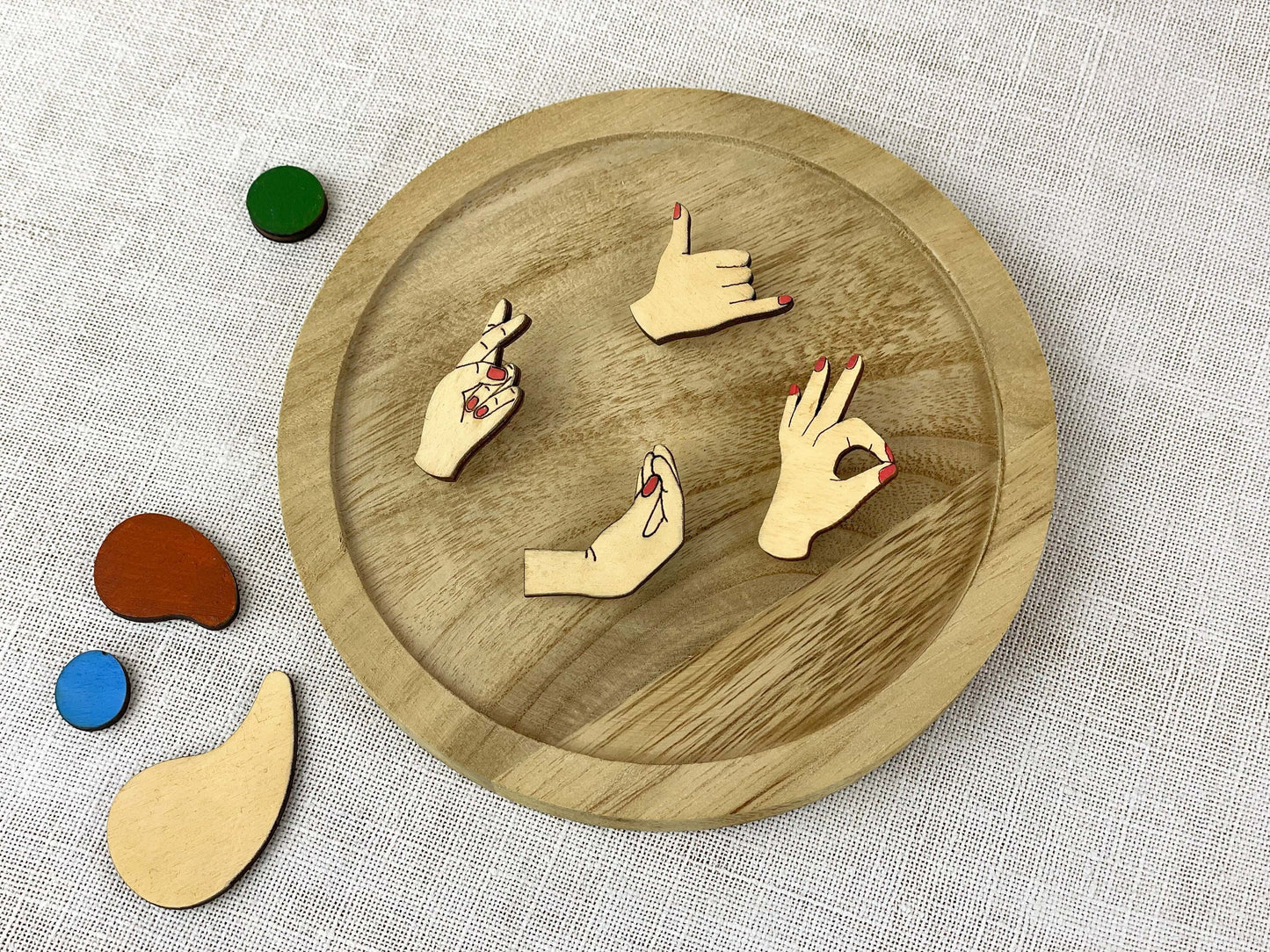 Brooch: Hand