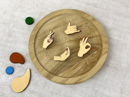 Brooch: Hand