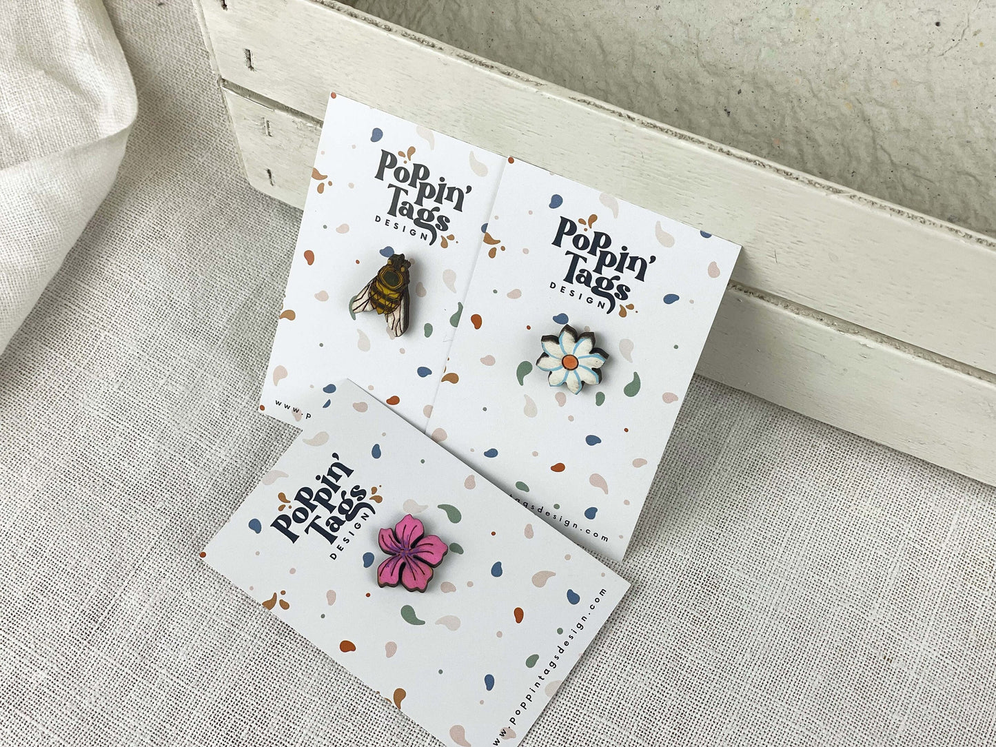 Tris di Pin: Ape e Fiori