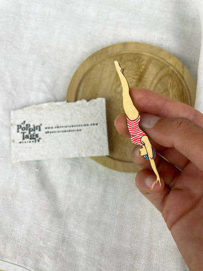 Brooch: Swim